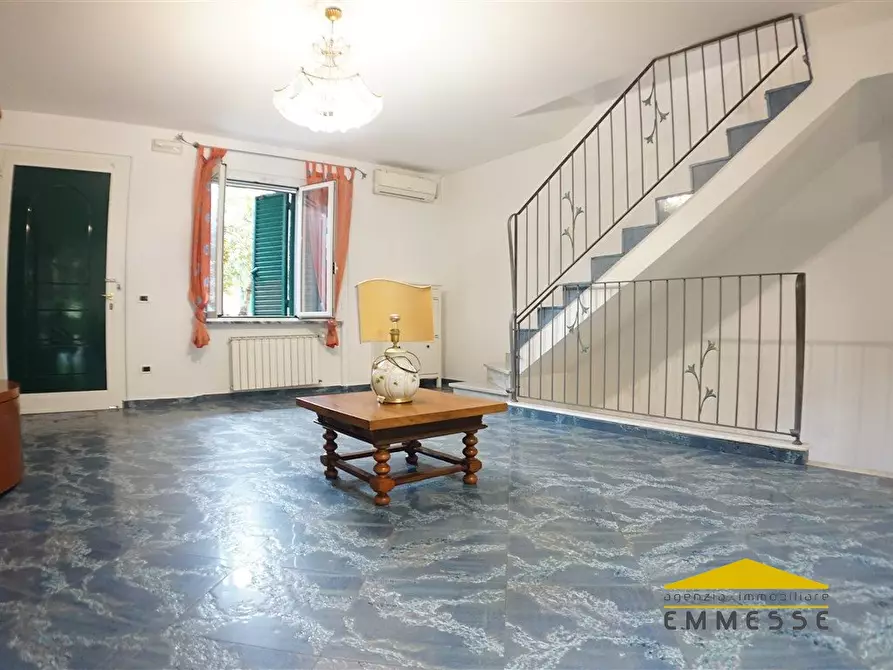 Immagine 8 di Casa indipendente in vendita  a Massa