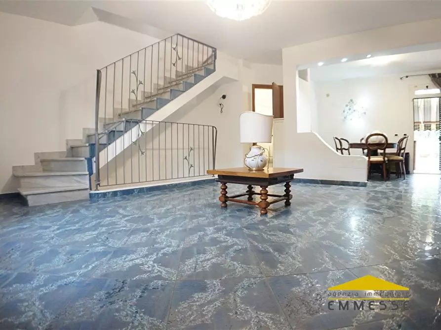 Immagine 5 di Casa indipendente in vendita  a Massa