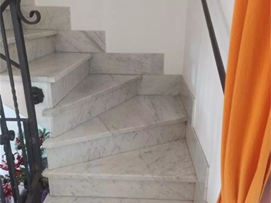 Immagine 9 di Casa indipendente in vendita  a Massa