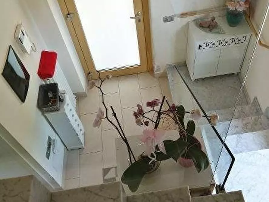 Immagine 9 di Casa indipendente in vendita  a Massa