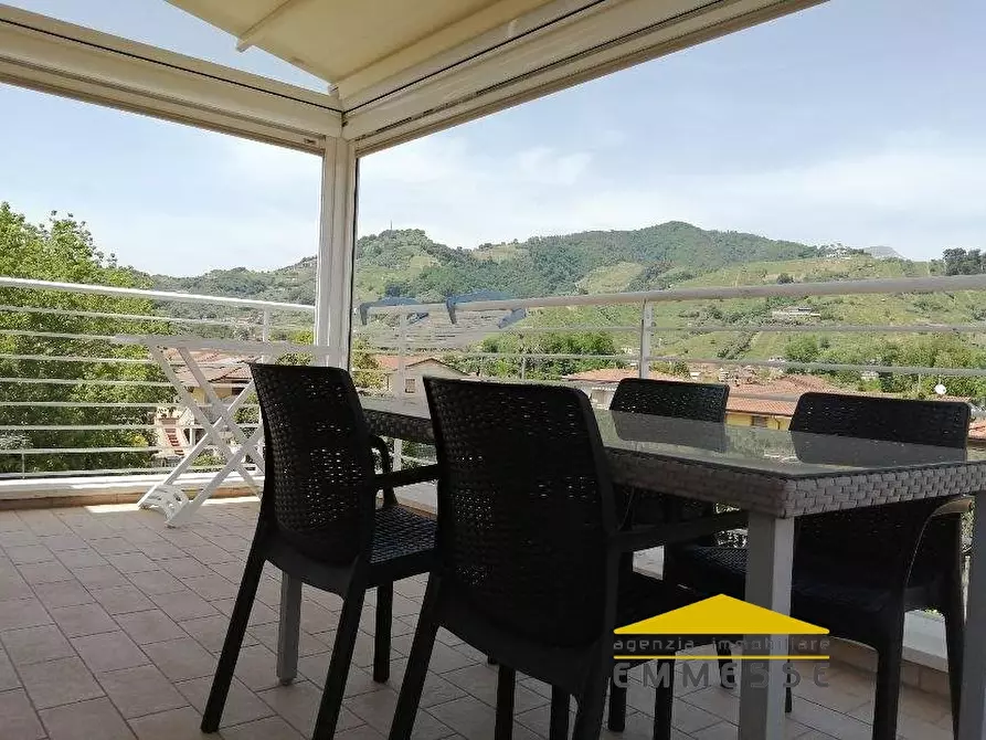 Immagine 1 di Casa indipendente in vendita  a Massa