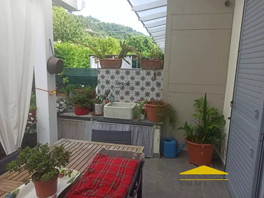 Immagine 2 di Casa indipendente in vendita  a Massa