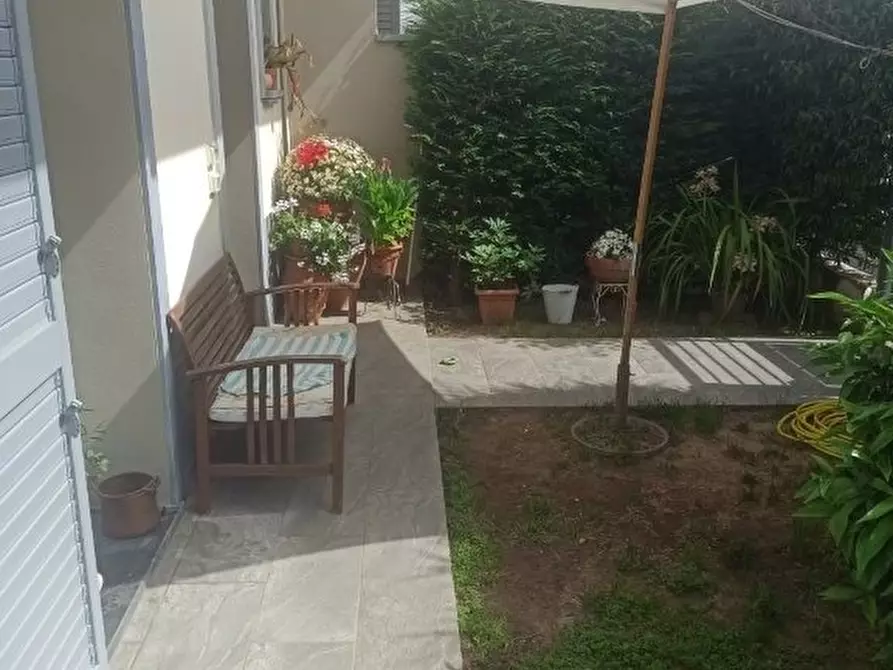 Immagine 3 di Casa indipendente in vendita  a Massa