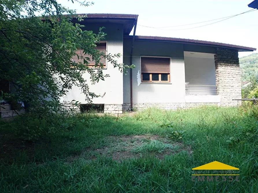 Immagine 2 di Casa indipendente in vendita  a Massa