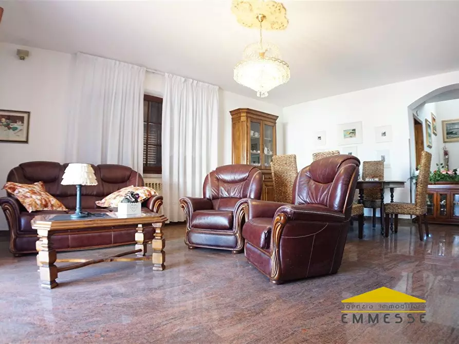 Immagine 4 di Casa indipendente in vendita  a Carrara