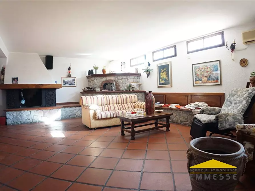 Immagine 9 di Casa indipendente in vendita  a Carrara