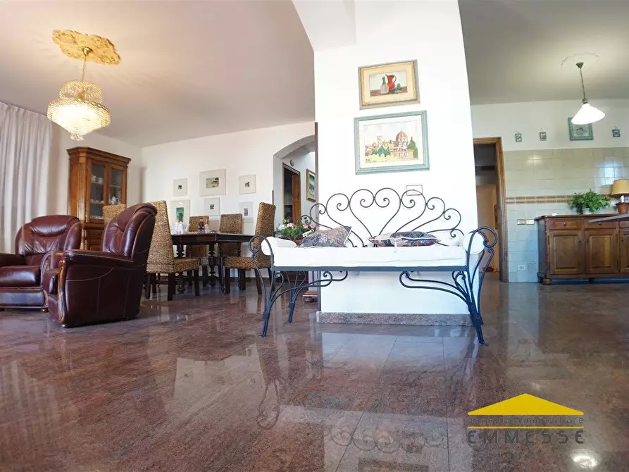 Immagine 5 di Casa indipendente in vendita  a Carrara