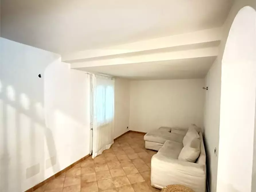 Immagine 2 di Casa indipendente in vendita  a Montignoso