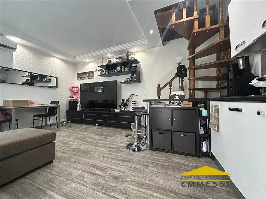 Immagine 3 di Casa indipendente in vendita  a Massa