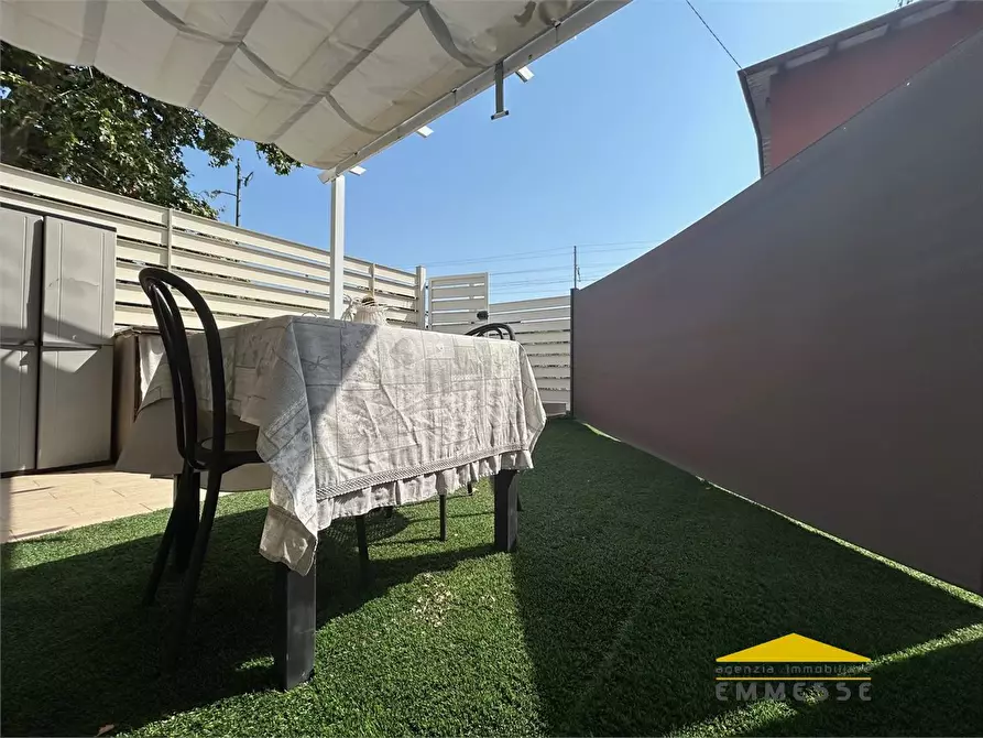 Immagine 2 di Casa indipendente in vendita  a Massa