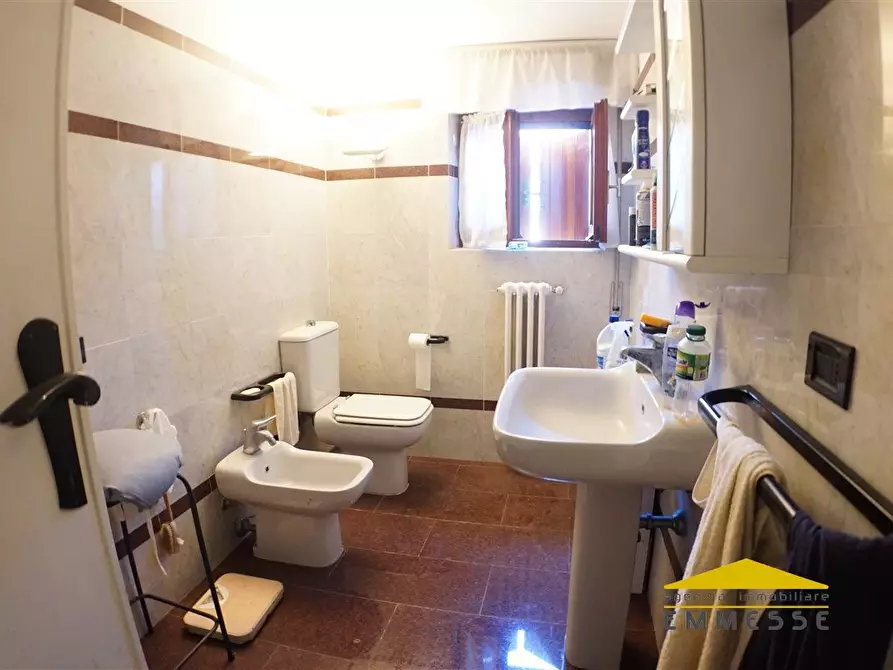 Immagine 10 di Casa indipendente in vendita  a Carrara