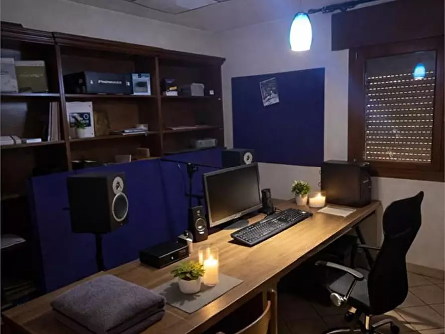 Immagine 9 di Villa in vendita  a Borgo Veneto