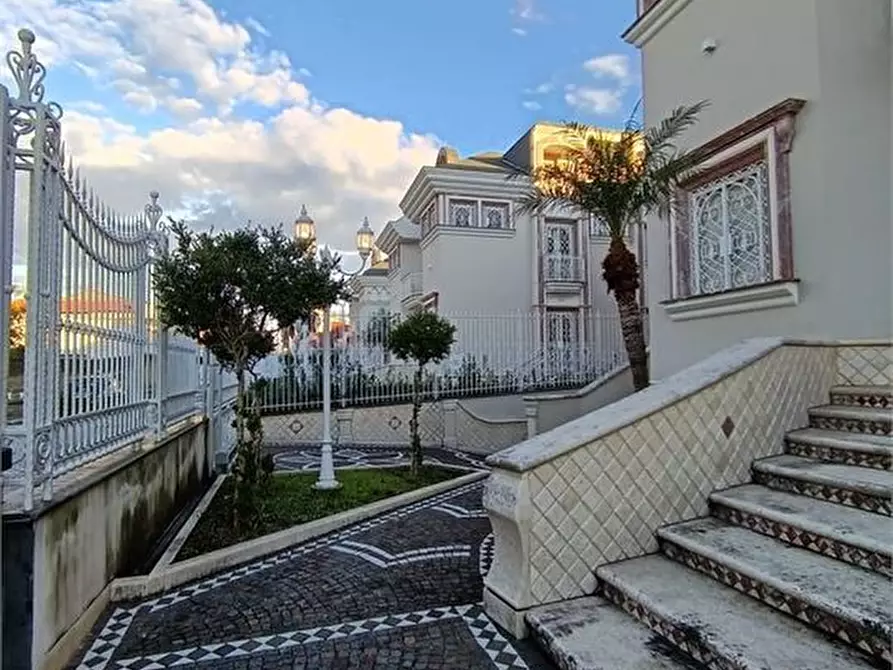 Immagine 3 di Villa in vendita  a Frignano