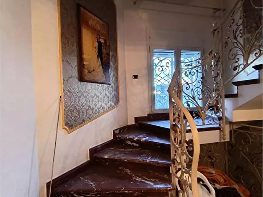 Immagine 8 di Villa in vendita  a Frignano