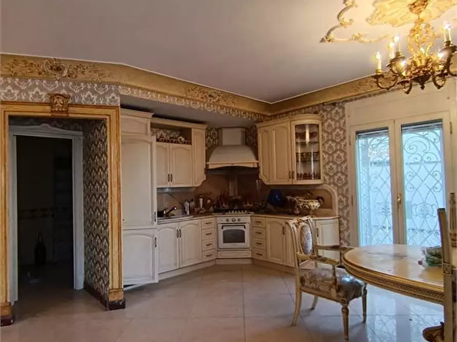 Immagine 5 di Villa in vendita  a Frignano