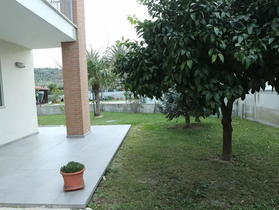 Immagine 6 di Villa in vendita  43 a San Giovanni Teatino