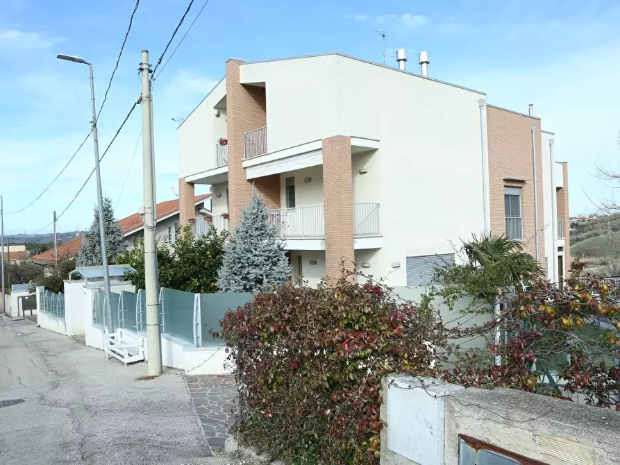 Immagine 2 di Villa in vendita  43 a San Giovanni Teatino