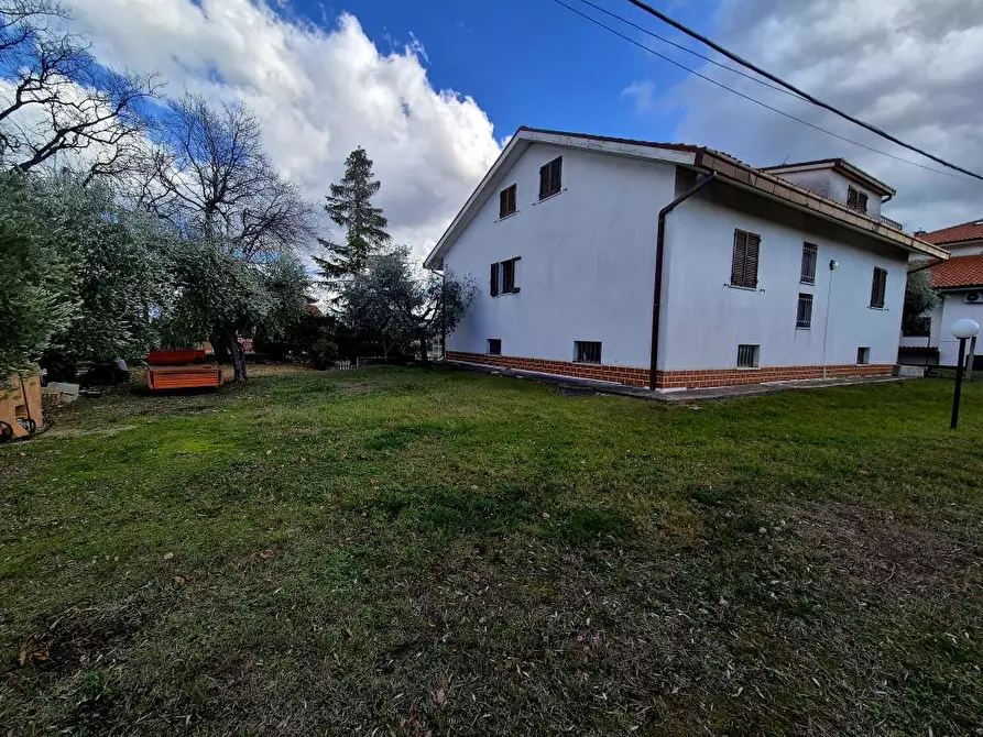 Immagine 8 di Villa in vendita  16 a Filetto