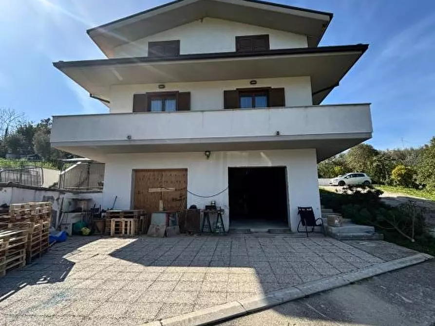 Immagine 3 di Villa in vendita  2 a San Giovanni Teatino