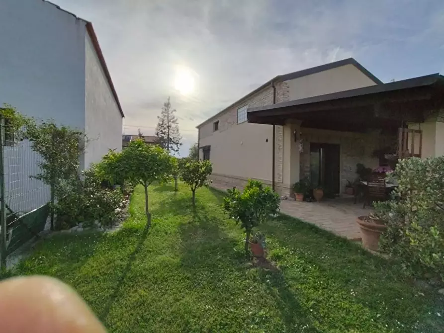Immagine 7 di Villa in vendita  75 a Canosa Sannita