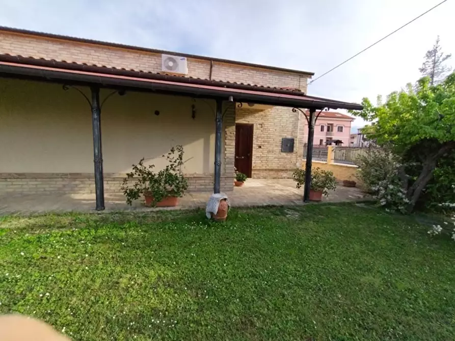 Immagine 10 di Villa in vendita  75 a Canosa Sannita