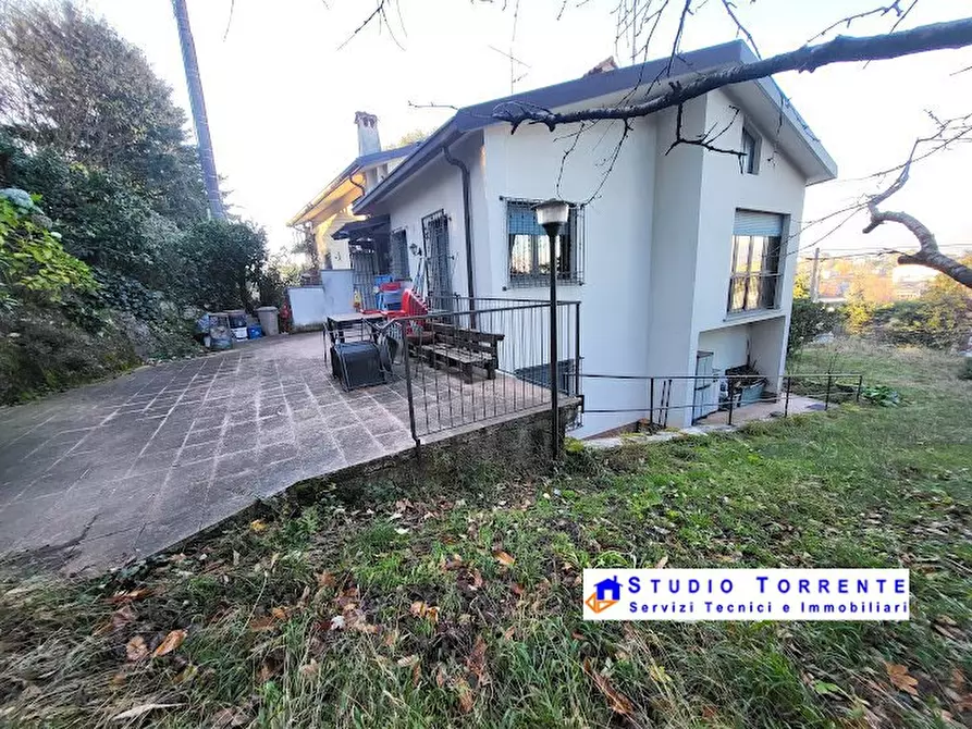 Immagine 1 di Villa in vendita  21 a Inverigo