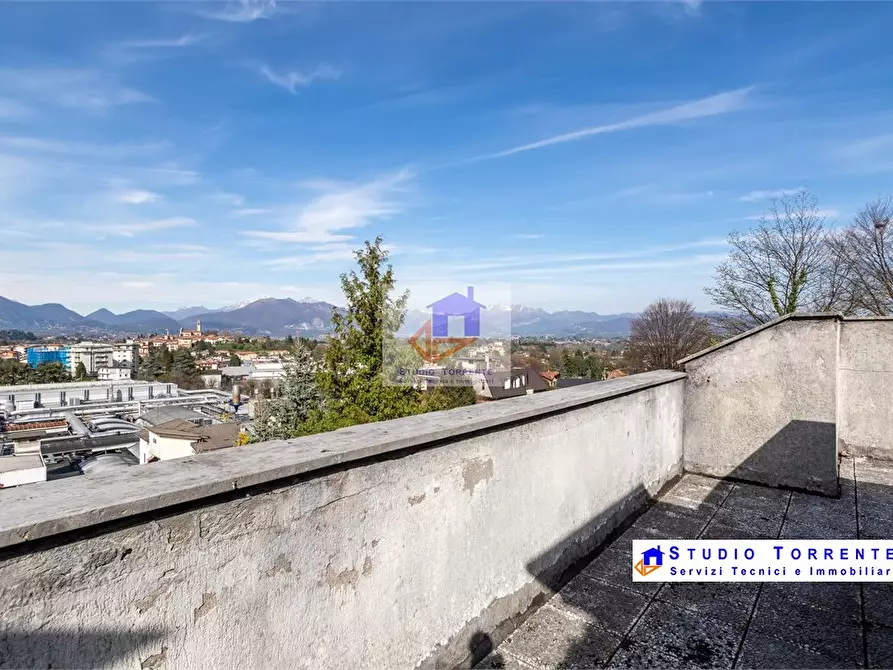 Immagine 5 di Villa in vendita  21 a Inverigo