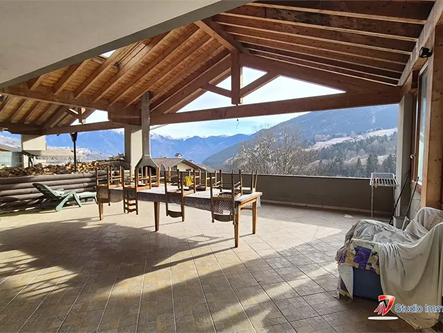 Immagine 8 di Villa in vendita  a Borno