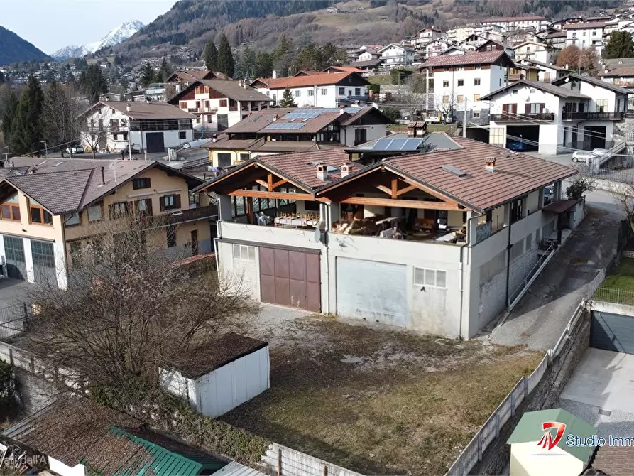 Immagine 2 di Villa in vendita  a Borno