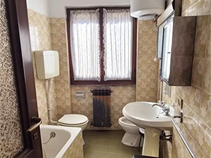 Immagine 7 di Villa in vendita  8 a Borno