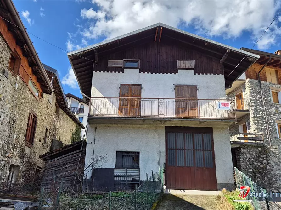 Immagine 1 di Villa in vendita  8 a Borno