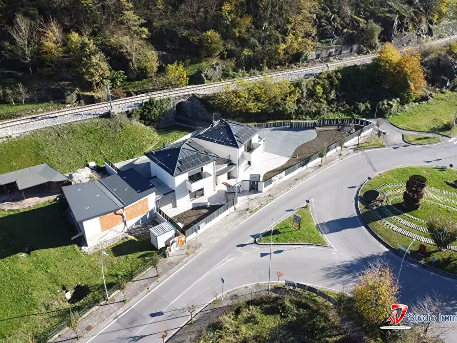 Immagine 3 di Villa in vendita  2 a Capo Di Ponte