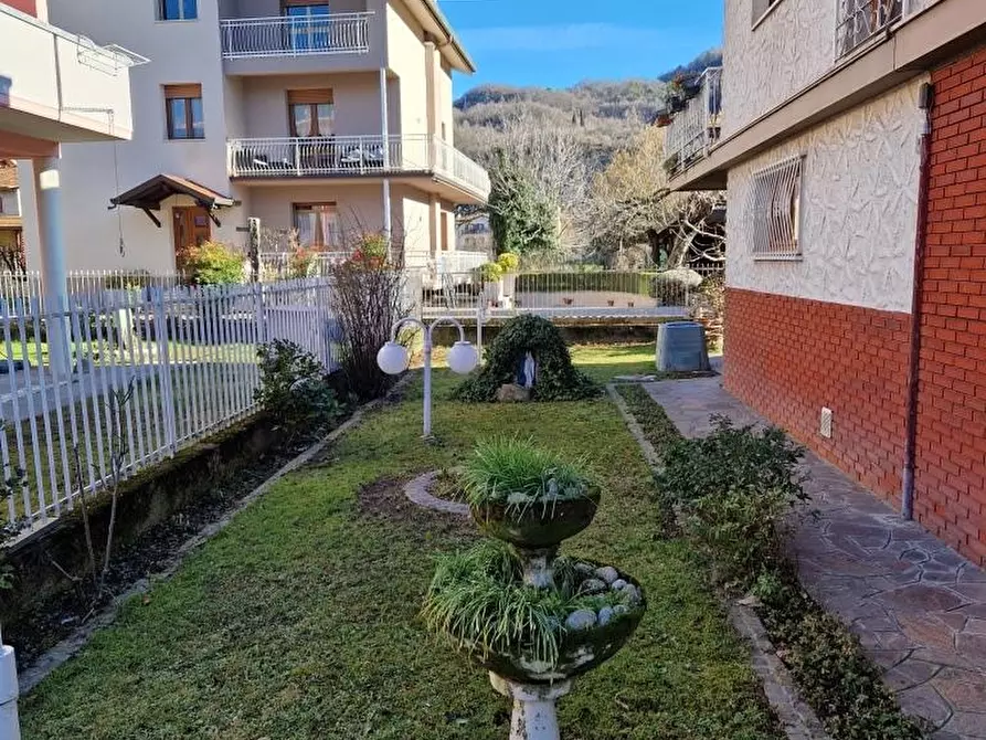 Immagine 2 di Villa in vendita  10 a Cividate Camuno