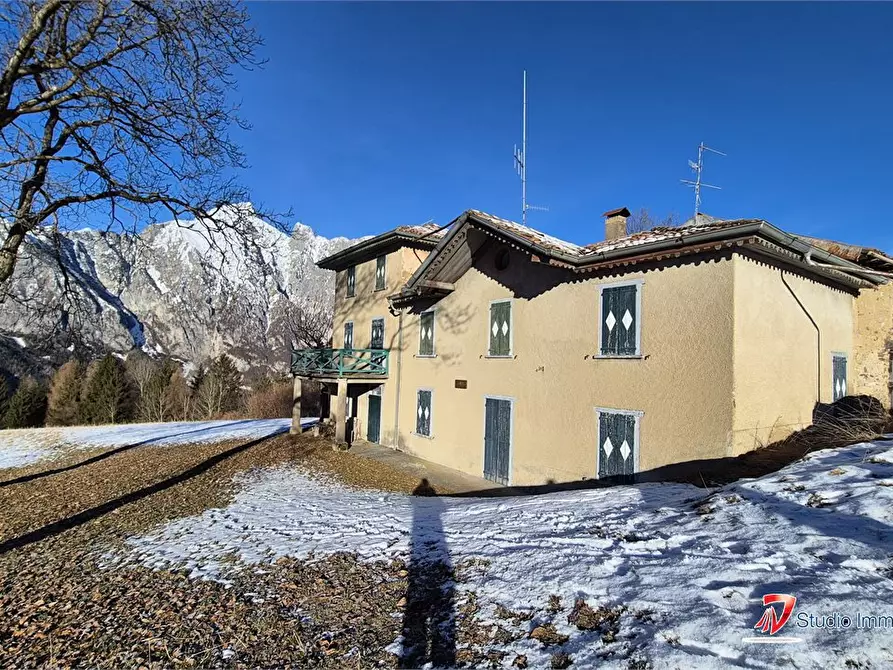 Immagine 3 di Villa in vendita  a Borno