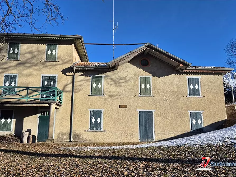 Immagine 2 di Villa in vendita  a Borno