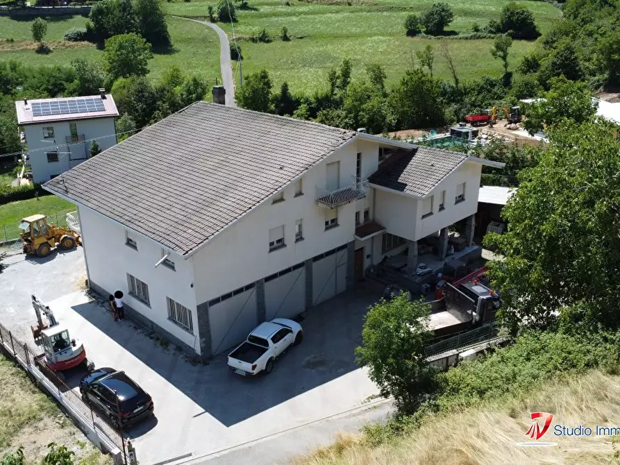 Immagine 3 di Villa in vendita  5 a Zone