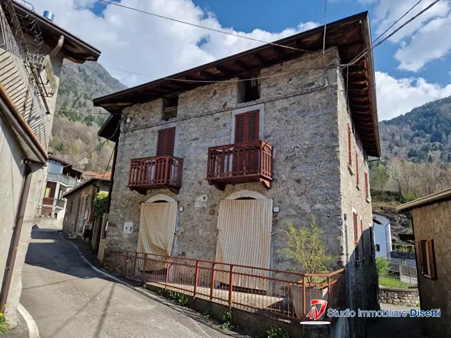 Immagine 1 di Villa in vendita  18 a Sonico