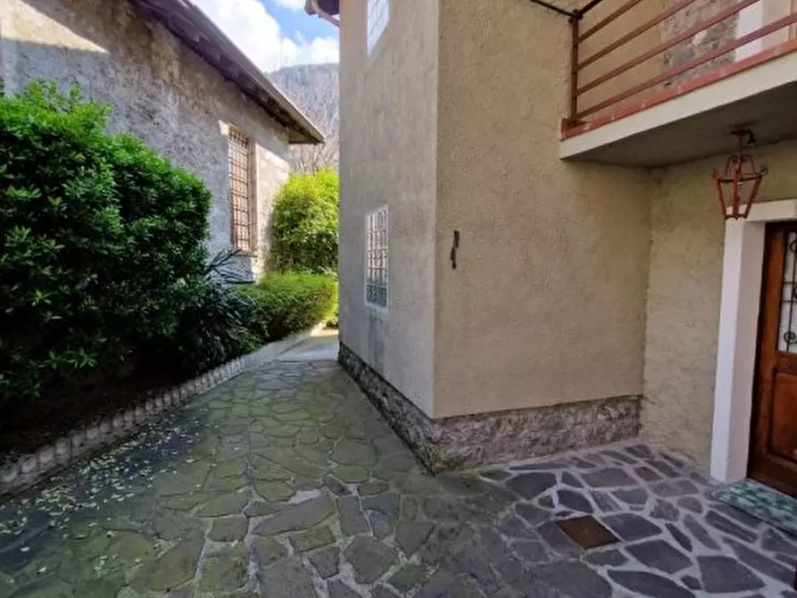 Immagine 2 di Villa in vendita  18 a Sonico