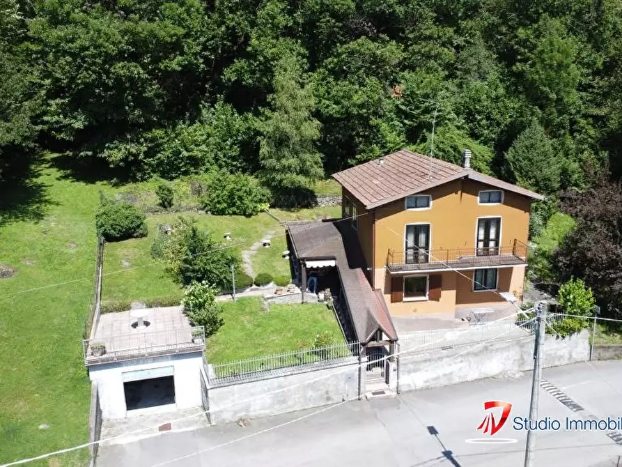 Immagine 1 di Villa in vendita  26 a Sonico