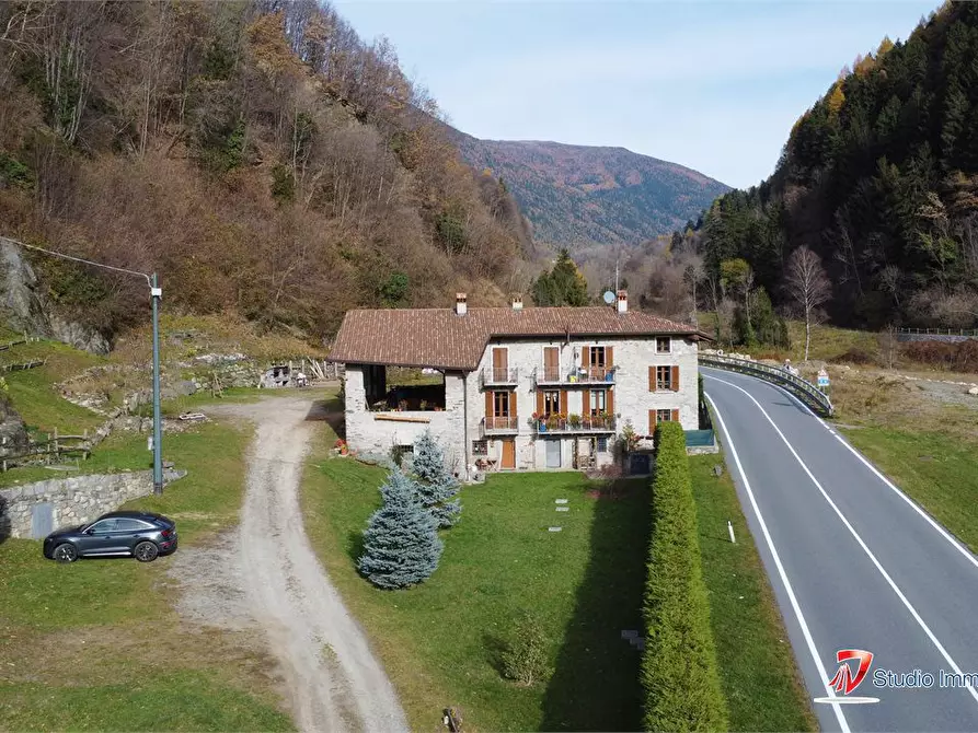 Immagine 1 di Villa in vendita  49 a Edolo