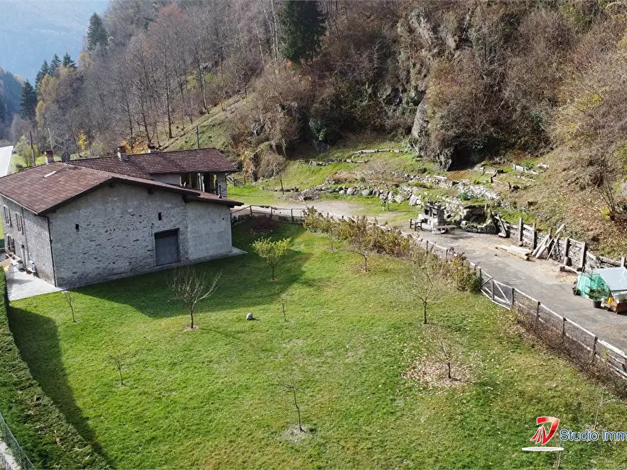 Immagine 4 di Villa in vendita  49 a Edolo