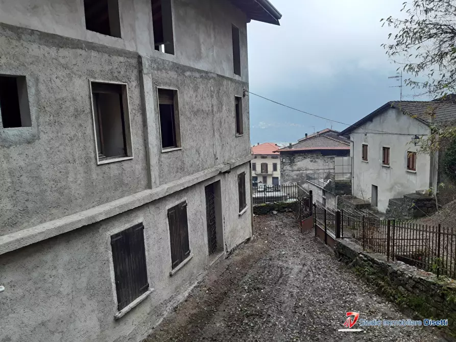 Immagine 3 di Villa in vendita  a Cerveno