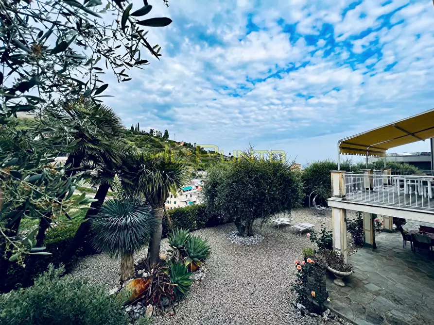 Immagine 5 di Villa in vendita  a San Remo