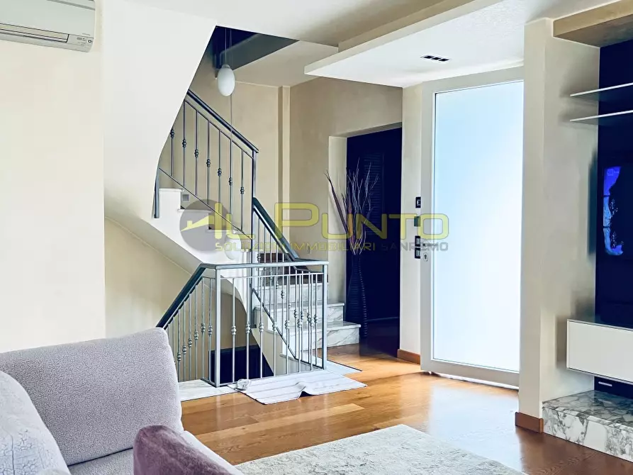 Immagine 9 di Villa in vendita  a San Remo