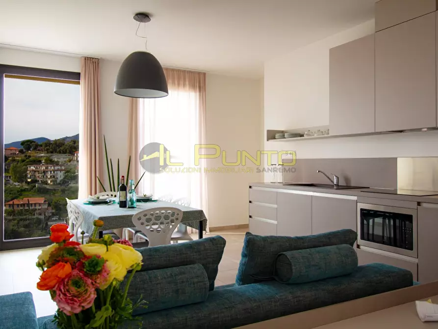 Immagine 4 di Villa in vendita  285 a San Remo