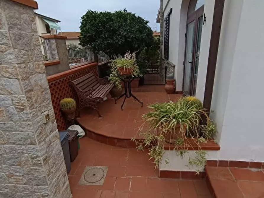 Immagine 7 di Villa in vendita  a Rosignano Marittimo