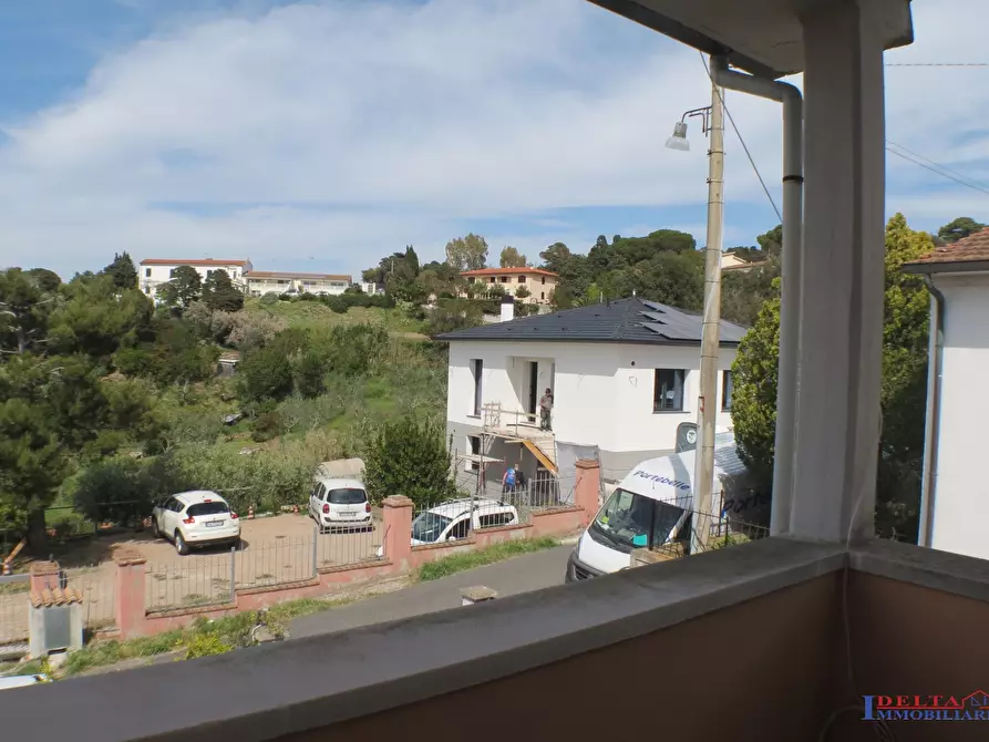 Immagine 2 di Villa in vendita  a Livorno