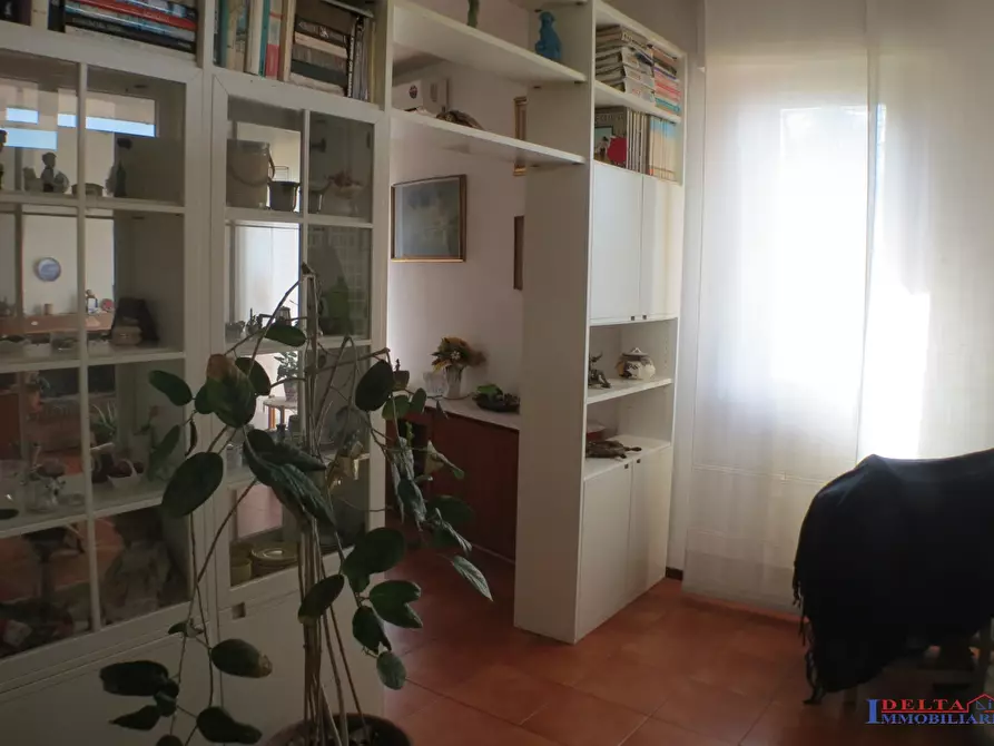 Immagine 6 di Villa in vendita  a Livorno