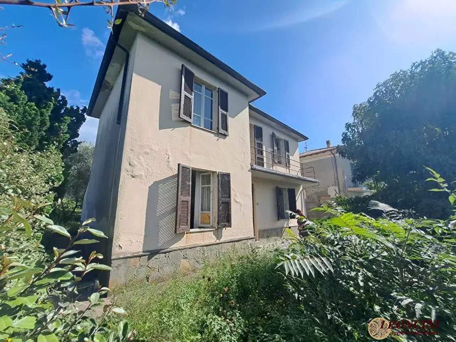 Immagine 1 di Villa in vendita  12 a Filattiera