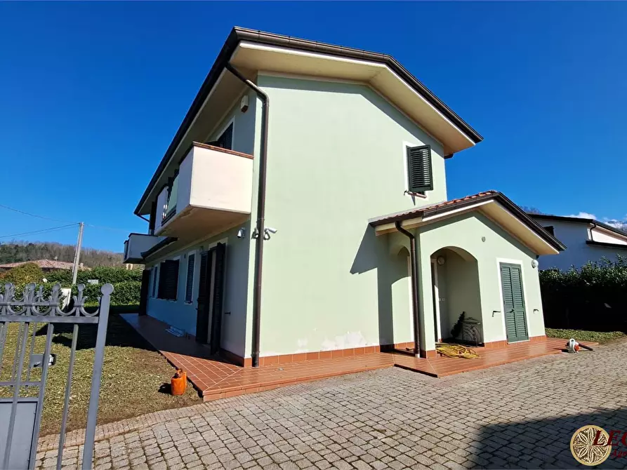 Immagine 3 di Villa in vendita  19 a Villafranca In Lunigiana